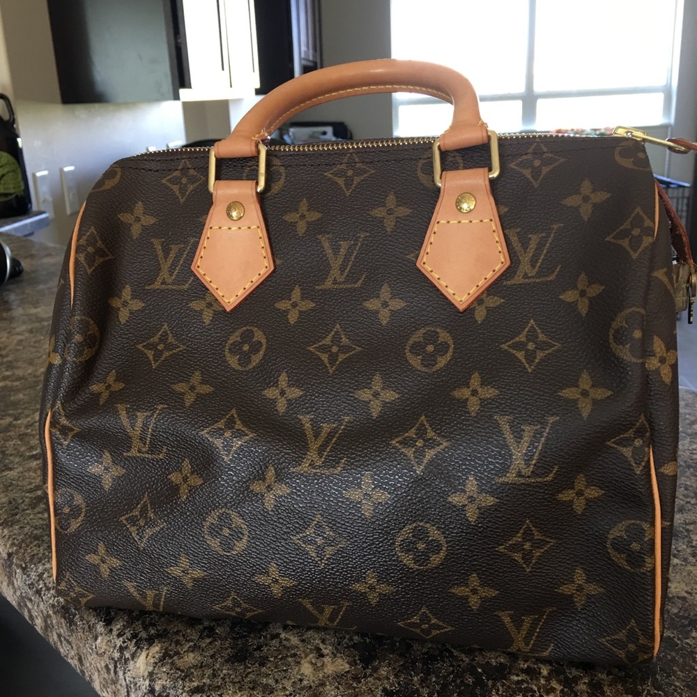 Authentic Louis Vuitton small speedy.